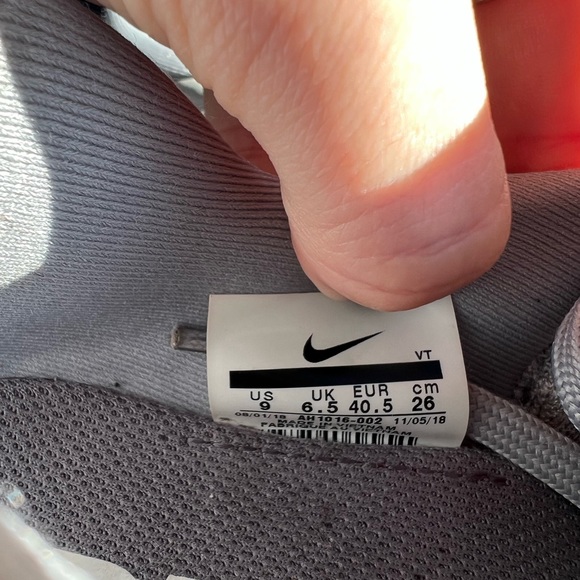 Women’s Nike odyssey react - Picture 4 of 4